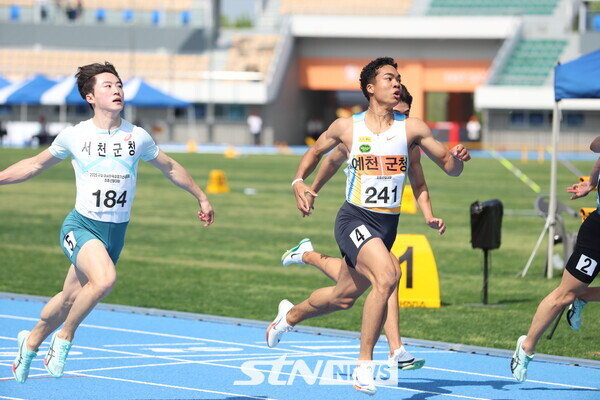 ''한국형 볼트' 나마디 조엘진, 한국 육상 최초 길 간다…"美 육상 유학 얘기 중"